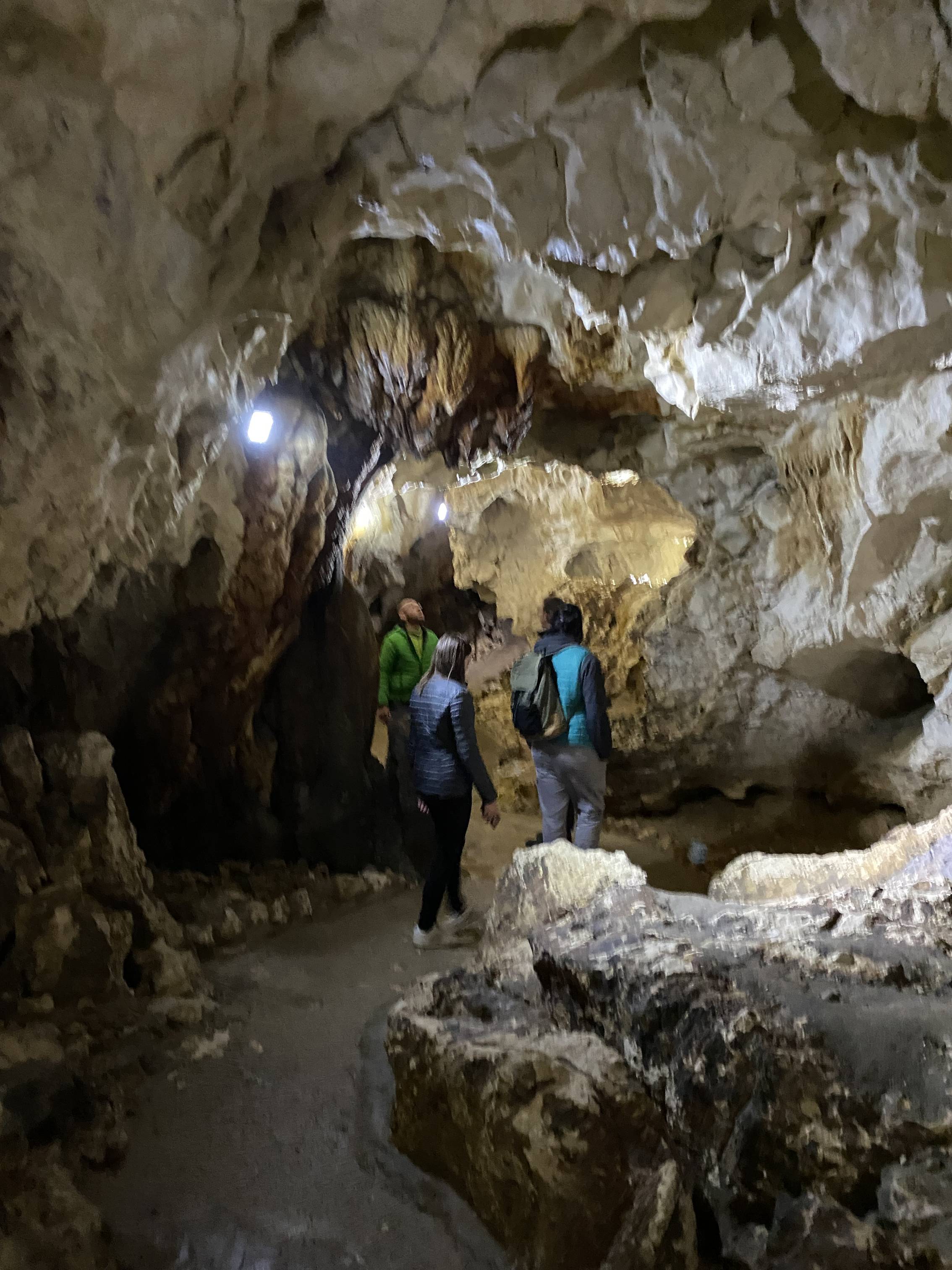 visite de la grotte de thais