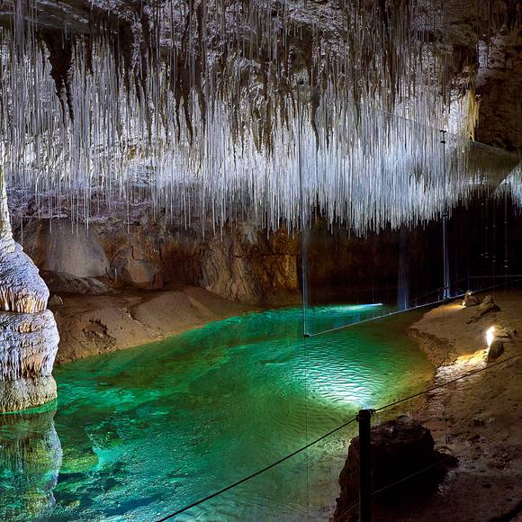 img-visiter-une-grotte-en-dehors-de-lete-une-experience-unique-dans-le-vercors
