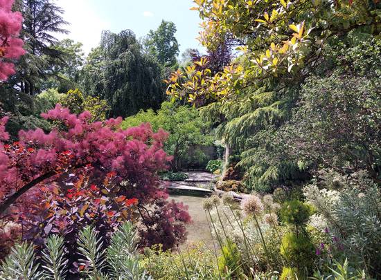 Pourquoi le Jardin des Fontaines Pétrifiantes ferme en automne ?